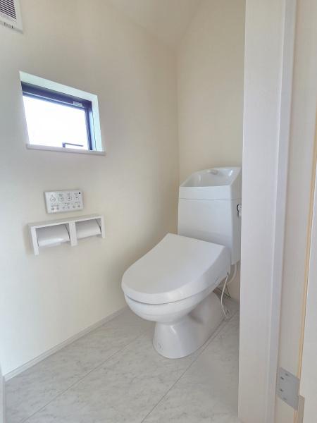 成田市　玉造２　全２棟　１号棟のトイレ画像