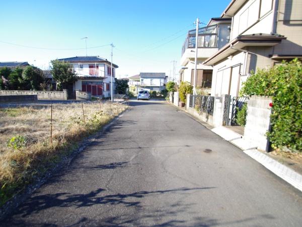 八街市　八街に（やちまたし　やちまた　に）の前面道路含む現地写真画像