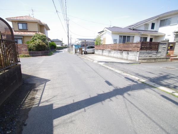 大網白里市　南飯塚の前面道路含む現地写真画像