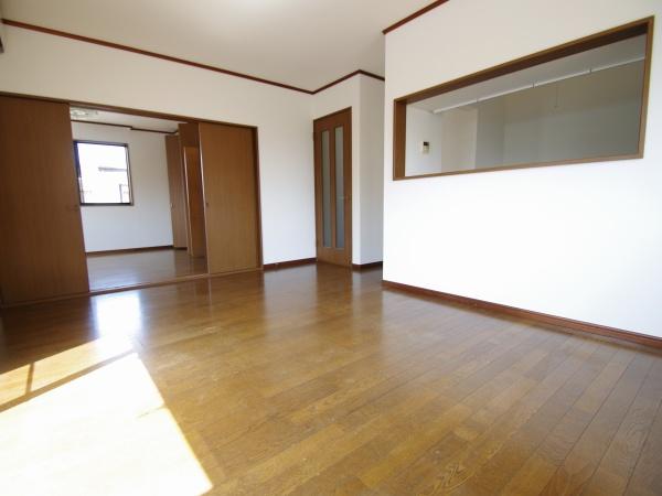 大網白里市　南飯塚のリビング画像
