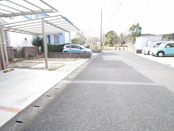 大網白里市　みどりが丘３丁目の前面道路含む現地写真画像
