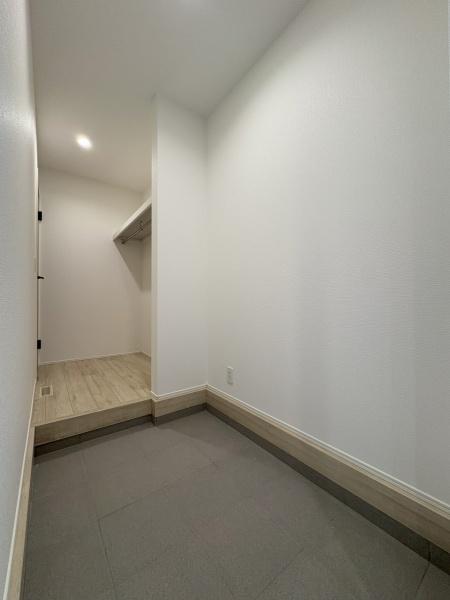 リナージュ　八街市　文違　２４-１期・全1棟・１号棟の玄関画像