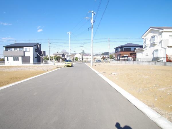 クレステージ八街　全３２区画・４号の前面道路含む現地写真画像