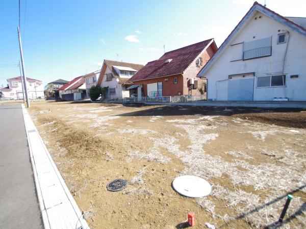 クレステージ八街　全３２区画・８号の前面道路含む現地写真画像