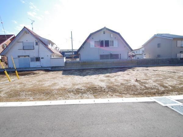 クレステージ八街　全３２区画・９号の前面道路含む現地写真画像