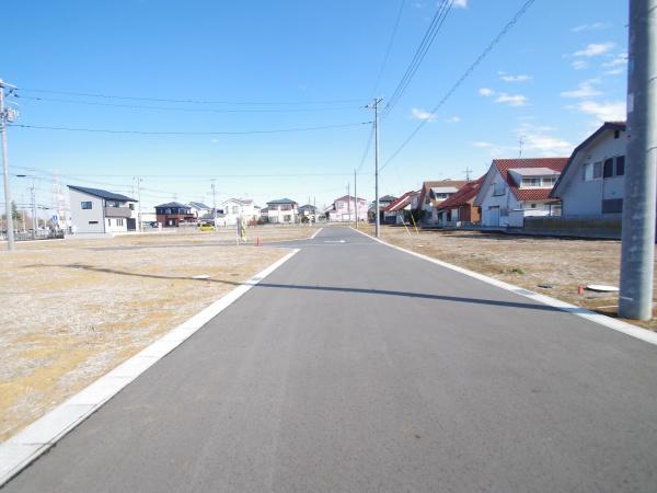 クレステージ八街　全３２区画・15号の前面道路含む現地写真画像
