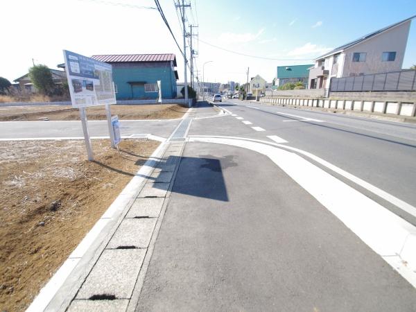 クレステージ八街　全３２区画・21号の前面道路含む現地写真画像