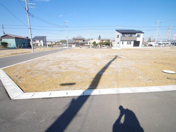クレステージ八街　全３２区画・25号の前面道路含む現地写真画像