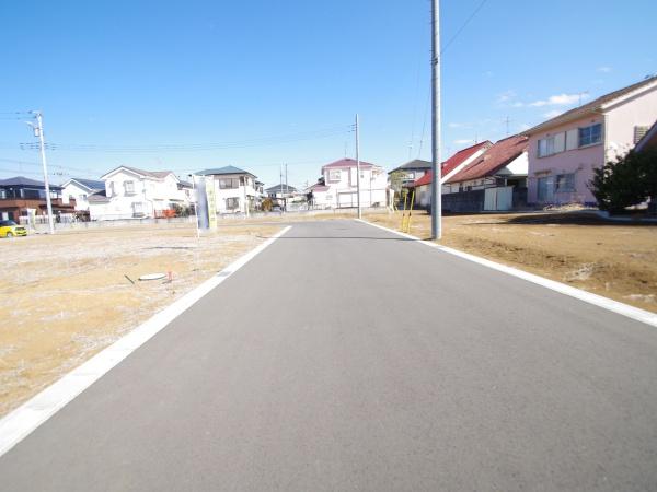 クレステージ八街　全３２区画・26号の前面道路含む現地写真画像