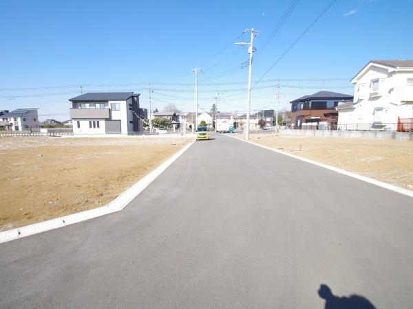 クレステージ八街　全３２区画・28号の前面道路含む現地写真画像