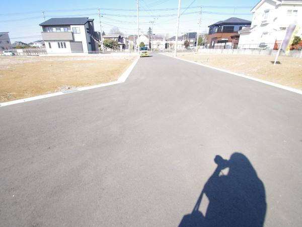 クレステージ八街　全３２区画・28号の前面道路含む現地写真画像