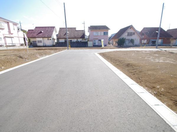 クレステージ八街　全３２区画・28号の前面道路含む現地写真画像
