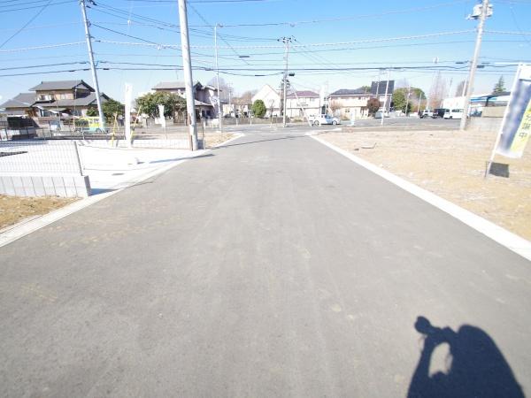 クレステージ八街　全３２区画・30号の前面道路含む現地写真画像