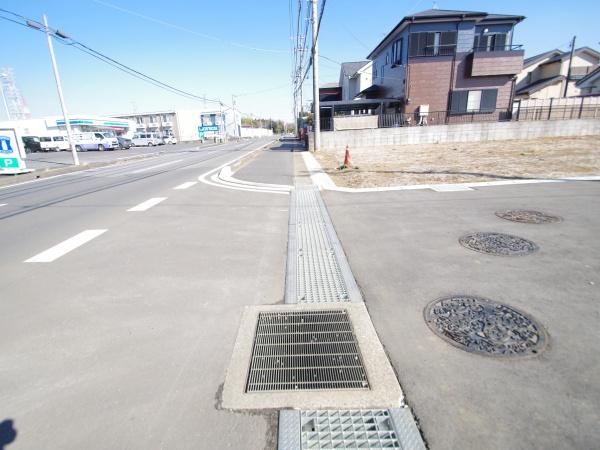 クレステージ八街　全３２区画・32号の前面道路含む現地写真画像