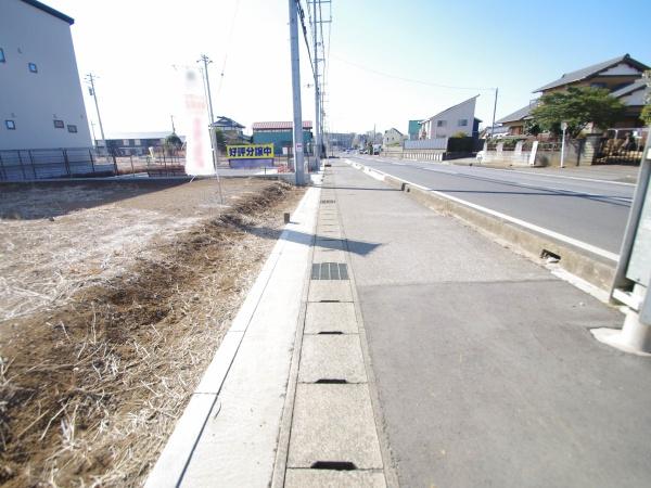 クレステージ八街　全３２区画・32号の前面道路含む現地写真画像