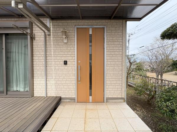 八街市　みどり台１丁目の玄関画像
