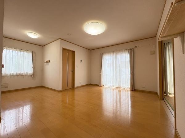 八街市　みどり台１丁目のリビング画像