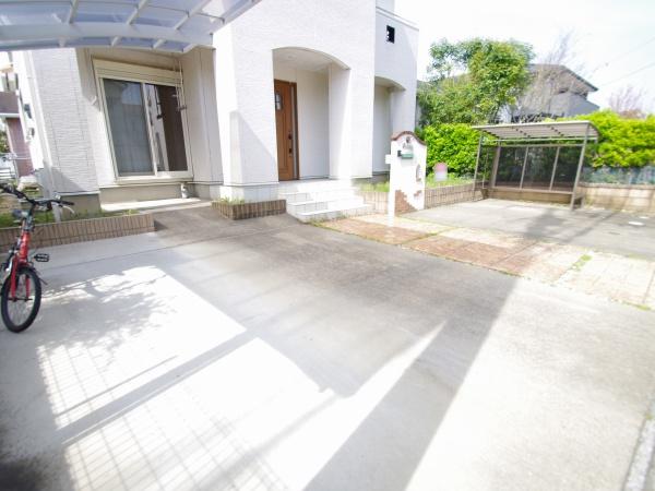 大網白里市　みどりが丘４丁目の駐車場画像