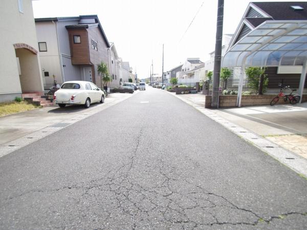 大網白里市　みどりが丘４丁目の前面道路含む現地写真画像