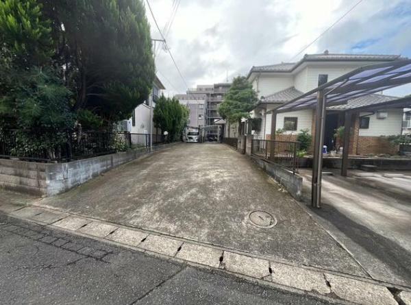 成田市　幸町（なりたし　さいわいちょう）の駐車場画像
