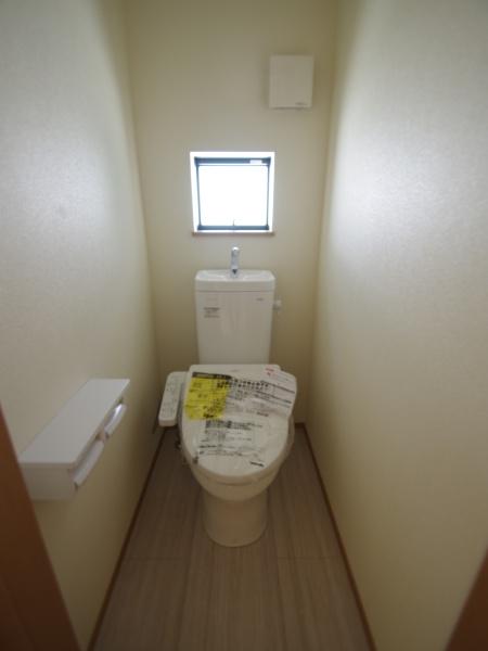 成田市　加良部　２（４丁目）　全２棟　２号棟のトイレ画像