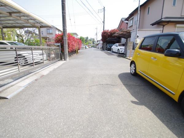 成田市　玉造３（５丁目）　全２棟　Ａ棟の前面道路含む現地写真画像