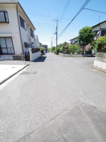 成田市　玉造３（５丁目）　全２棟　Ｂ棟の前面道路含む現地写真画像