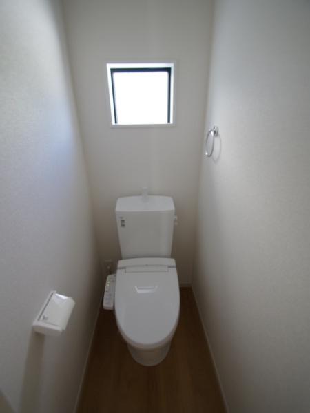 成田市　並木町　３期　全４棟　３号棟のトイレ画像