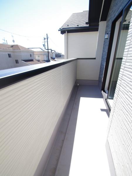 成田市　並木町　３期　全４棟　３号棟のバルコニー画像