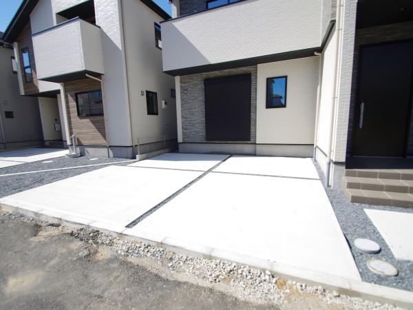 成田市　並木町　３期　全４棟　３号棟の駐車場画像