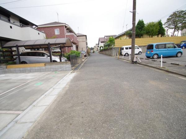 千葉市緑区あすみが丘１丁目　全３棟　３号棟の前面道路含む現地写真画像