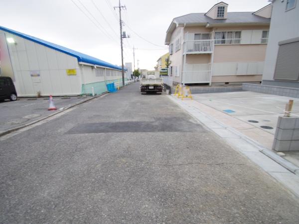 千葉市緑区あすみが丘１丁目　全３棟　３号棟の前面道路含む現地写真画像