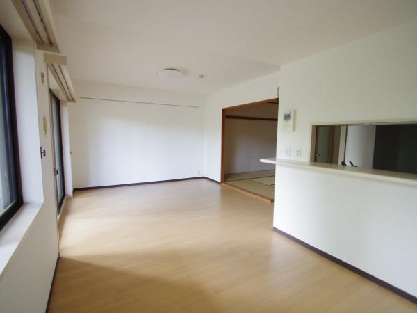あすみが丘ガーデンコート杜の街参番館のリビング画像