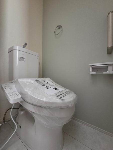 四街道市　旭ヶ丘１丁目　全１棟　１号棟のトイレ画像