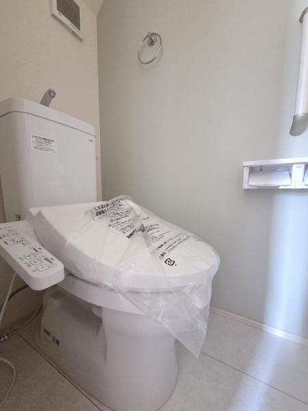 四街道市　旭ケ丘４丁目　全２棟　２期　２号棟のトイレ画像