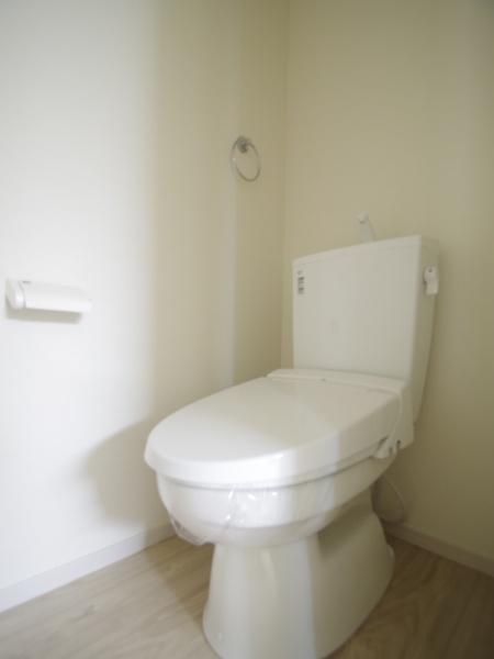 四街道市　旭ケ丘２丁目　８期全１棟１号棟のトイレ画像