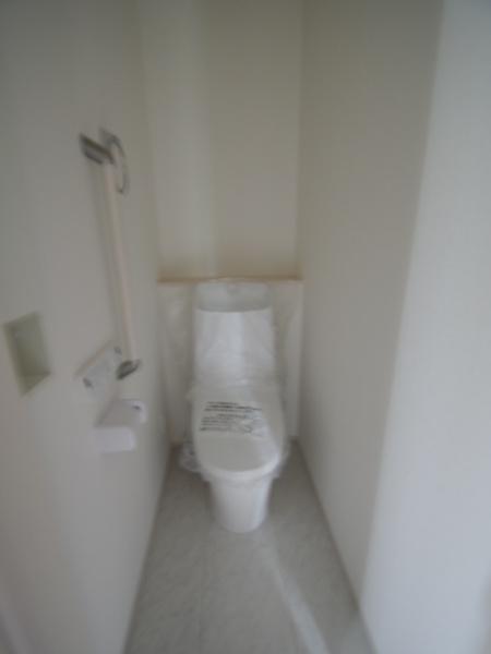 グラファーレ　四街道市旭ヶ丘９期全２棟１号棟のトイレ画像