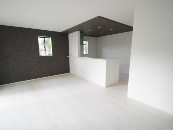 グラファーレ　四街道市旭ヶ丘９期全２棟１号棟のリビング画像
