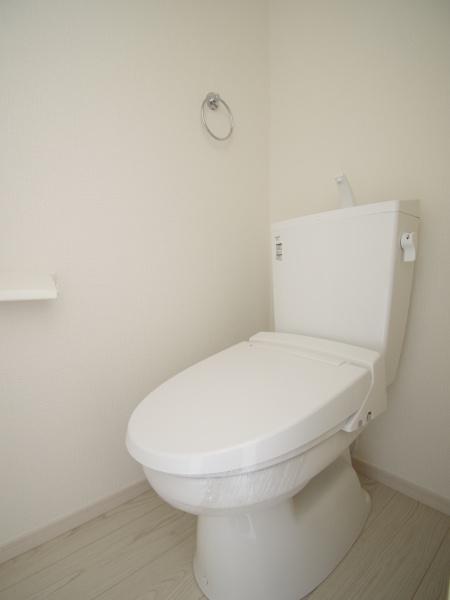 四街道市つくし座２丁目　７期　全１棟　１号棟のトイレ画像