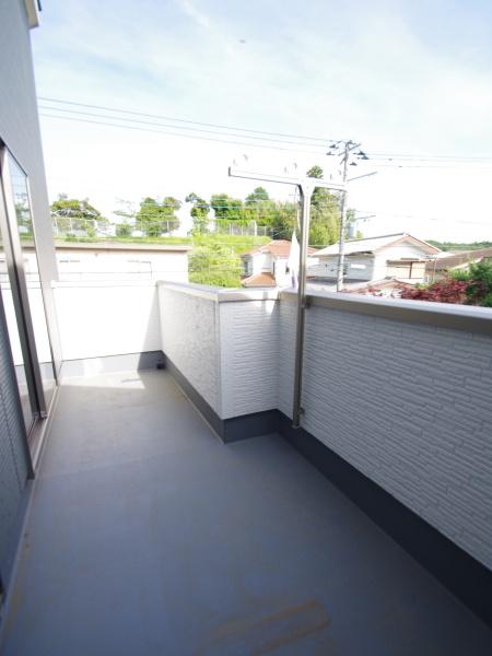 グラファーレ四街道市つくし座２丁目　３期全２棟１号棟のバルコニー画像