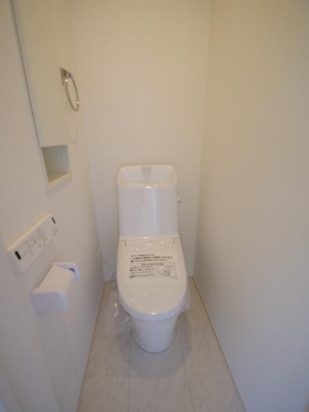 グラファーレ四街道市つくし座２丁目　３期全２棟１号棟のトイレ画像