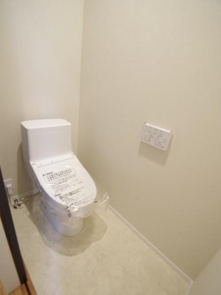 comZVillage東金市田間・全11区画・8号棟のトイレ画像