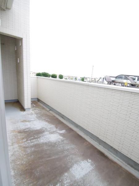 八街市　中央のバルコニー画像
