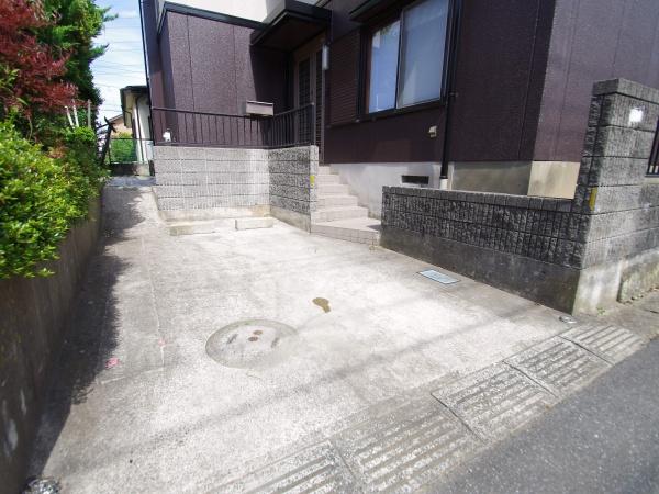 四街道市　さちが丘１丁目の駐車場画像