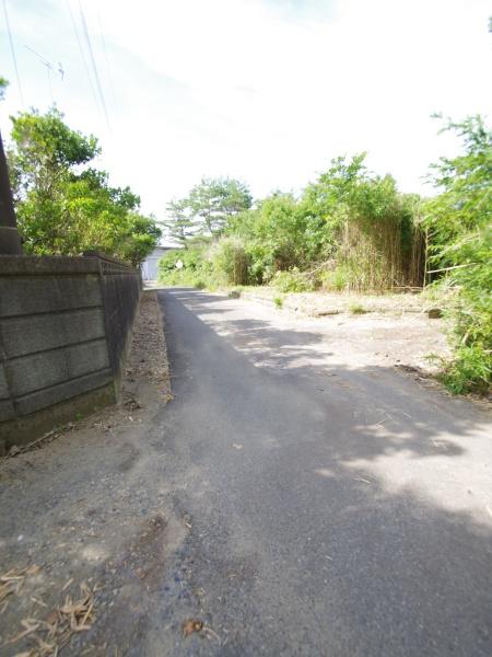 山武市松尾町借毛本郷の前面道路含む現地写真画像