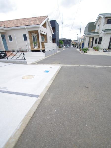 八街市　八街ほ　（八街Ｔ６）の前面道路含む現地写真画像