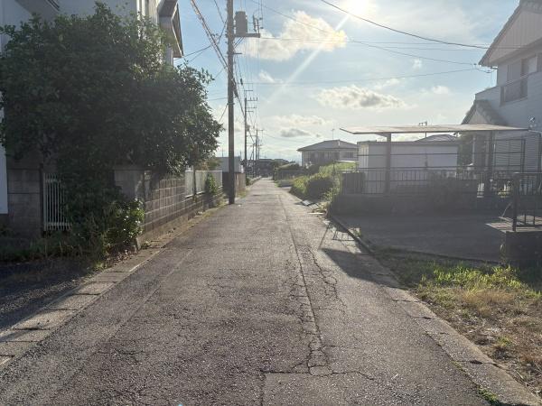条件無し売地　八街市　文違（やちまたし　ひじかい）の前面道路含む現地写真画像