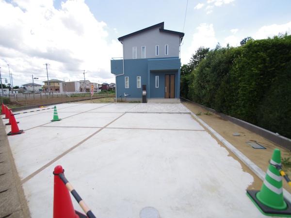 新築戸建八街市　八街ほ（やちまたし　やちまたほ）の駐車場画像