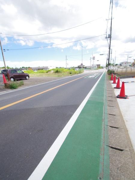 新築戸建八街市　八街ほ（やちまたし　やちまたほ）の前面道路含む現地写真画像