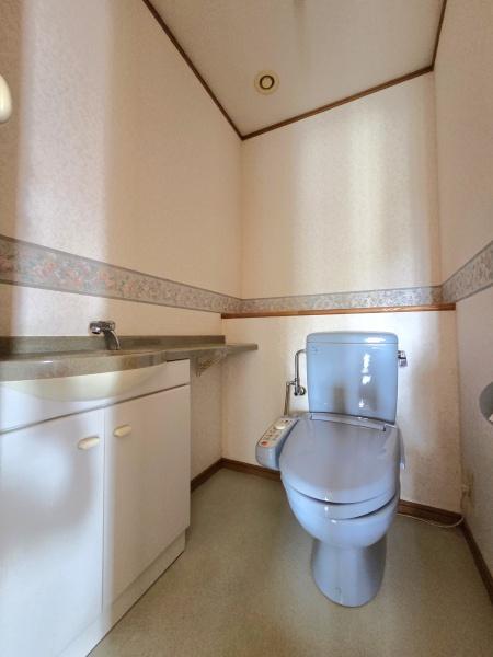 二世帯住宅　八街市　八街にのトイレ画像